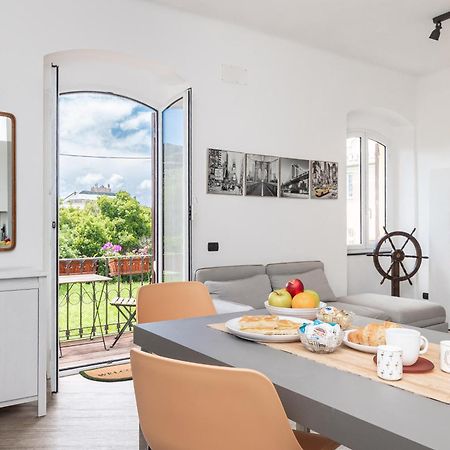Spacious 3-Bedroom Apartment - 10 Min To City Center & 5 Min To Gaslini Hospital Génova Exterior foto