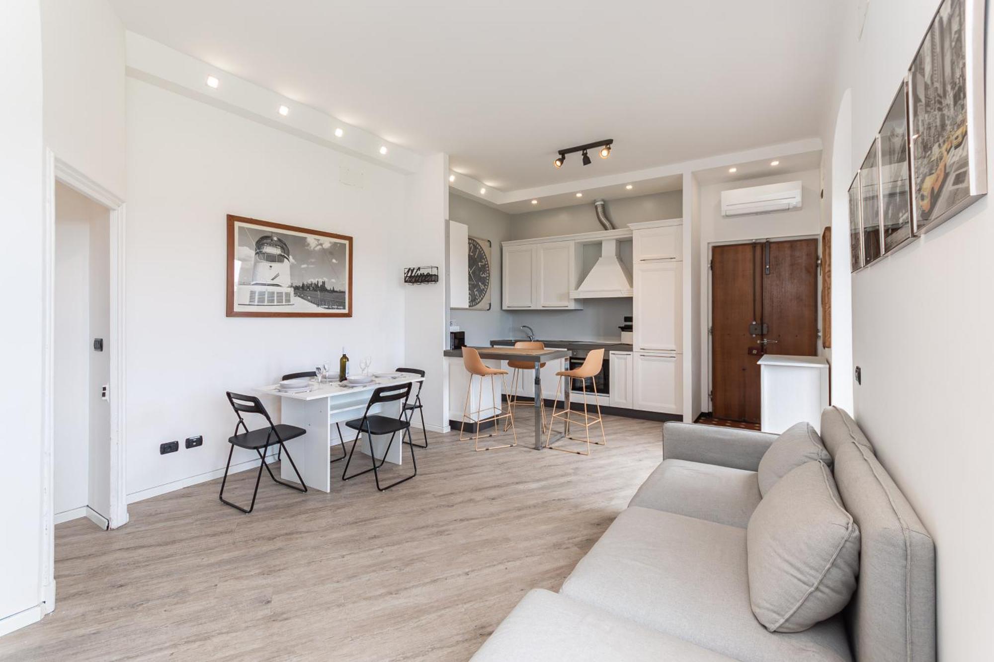 Spacious 3-Bedroom Apartment - 10 Min To City Center & 5 Min To Gaslini Hospital Génova Exterior foto